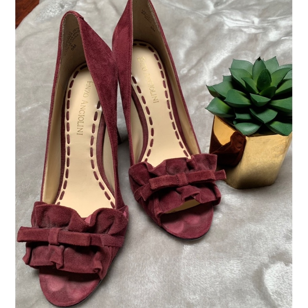 Enzo Angiolini Suede Peep Toe Heels Pump. Size 5
